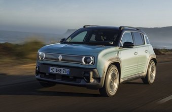 Renault 4 image bank media Test-Drive, on April 28th 2025 at Lisbonne, Portugal