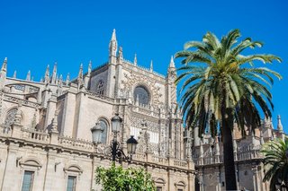 La Catedral de Santa María de la Sede de Sevilla es la catedral gótica cristiana con mayor superficie del mundo. La Unesco la declaró en 1987 Patrimonio de la Humanidad y, el 25 de julio de 2010, Bien de Valor Universal Excepcional.