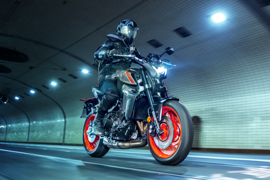 YAMAHA MT-09: Schärfere Optik, mehr Hubraum und mehr Power (119 PS).