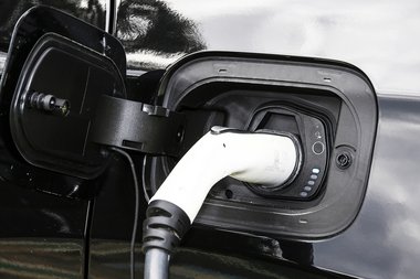 Jeep 4xe an der Ladestation