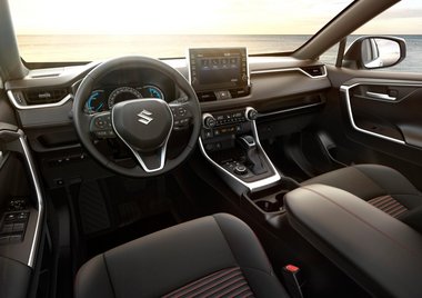 Suzuki Across Innenraum