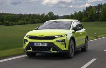 Škoda Elroq RS: Power consumption combined: 16.4 – 17.2 kWh/100 km, CO₂ emissions combined: 0 g/km. Information on consumption and CO₂ emissions, shown in ranges, depends on the selected vehicle equipment.