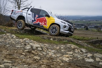 Redbull Mitsubishi L200